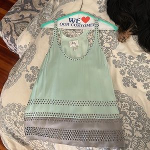Mili silk almost new tank